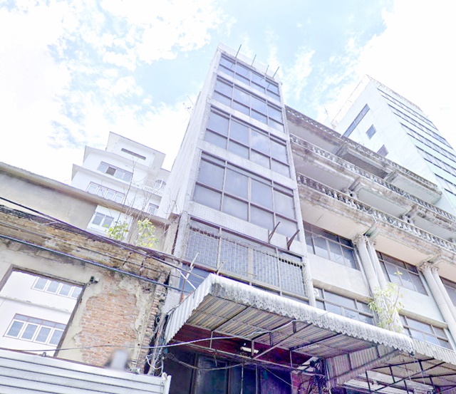 สัมพันธวงศ์ ทรงวาด แม่น้ำเจ้าพระยา 172 ม.  MRTสามยอด MRTวัดมังกร  610 ม. อาคารพาณิชย์สูง 7 ชั้น ลิฟต์พร้อม 6นอน 3-4น้ำ ทรงวาด เยาวราช 