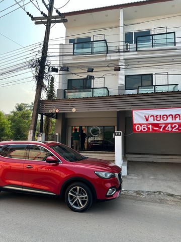 ขาย Townhouse ทาวน์โฮม 3 ชั้น (ห้องมุม) ขนาด 31.6 ตร.ว. (พื้นที่ใช้สอย 300 ตร.ม.) อ.เมืองเลย จ.เลย 32 ตร.วา  2300000 BAHT. ทำเลดีราคาเด่น