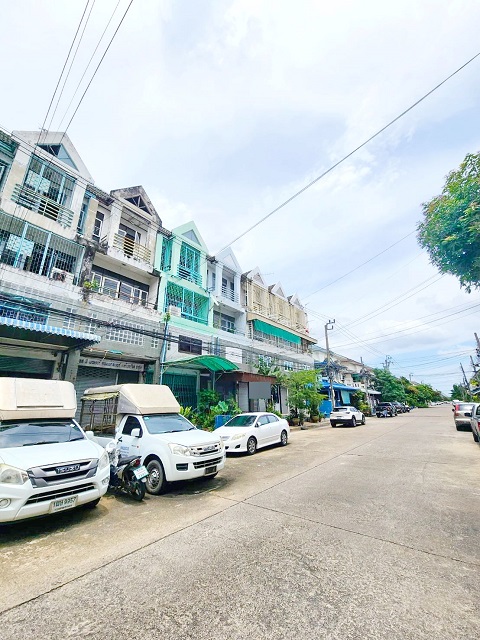 MRTมีนพัฒนา 500ม. ตลาดน้ำขวัญเรียม 1.3 กม. ให้เช่าทาวน์เฮาส์ 3ชั้น รามคำแหง 171-182 21 ตร.วา.220ตร.ม. เทคนิคมีนบุรี 1.5 กม. 3 นอน 3 น้ำ