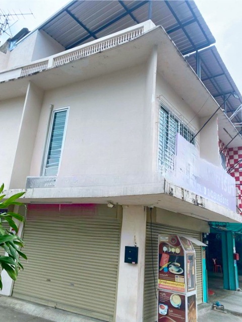 ติดถนนใหญ่ ให้เช่า อาคารพาณิชย์ 3ชั้น 19ตร.วา. 230 ตร.ม.แยก รัชดา  MRT สุทธิสาร 600 ม.  ม.หอการค้าไทย 1.4 กม.2 นอน 2 น้ำ ซ.อินทามระ  