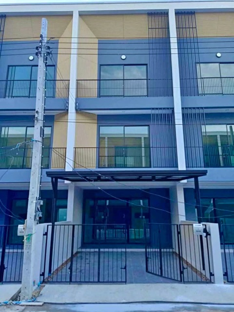 หทัยราษฎร์ MRT ตลาดมีนบุรี 1.2 กม. ให้เช่า คฤหาสน์แนวตั้ง ทาวน์โฮม 3 ชั้น 19ตร.วา. 3น้ำ ตลาดมีนบุรี 2 1.1 กม. นิมิตรใหม่-สุวินทวงศ์