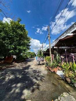 ขายทาวน์เฮ้าส์ 2 ชั้น หมู่บ้านสินธร รังสิต ราคาสุดคุ้มเพียง 1.4 ล้านบาท