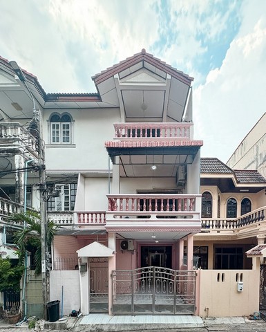 ขายทาวน์โฮม 3 ชั้น หมู่บ้านอิ่มอัมพร 1 ขนาด 28.2 ตร.ว. 350 ตร.ม พร้อม Built-in ซอยจรัญฯ 13 (แยกพาณิชธน 9) ใกล้ MRT บางขุนนนท์