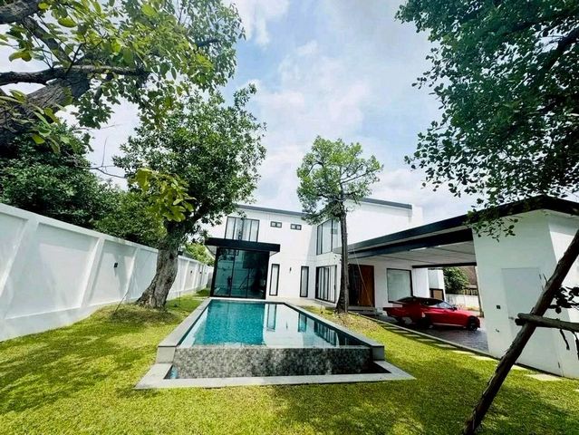 ให้เช่าบ้านหรู 120,000 บาท/เดือน Luxury Pool Villa ขาย 16.9 ล้าน แม่เหียะ ทำเลทอง​ ตกแต่งเรียบหรู โปร่งโล่ง เป็นส่วนตัว ตอบโจทย์ทุกไลฟ์สไตล์