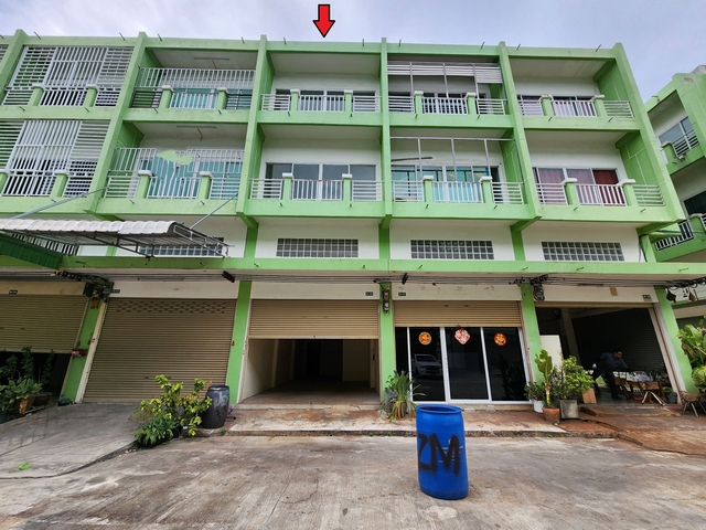 ให้เช่า ตึกแถว 3 ชั้นครึ่ง ซอย เทียนทะเล 20 เหมาะเปิดบริษัท หรือ ทำการค้า