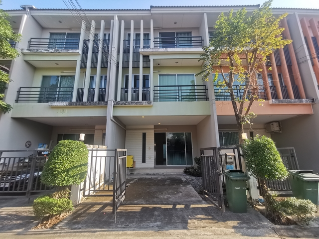 ขาย ทาวน์โฮม 3 ชั้น วิสต้า ปาร์ค พระราม 2 ฝั่งทิศเหนือ หน้าบ้านโล่ง หลังเซ็นทรัลพระราม2 