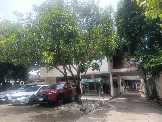 ให้เช่าบ้านเดี่ยว 120 ตรว. สุรวงศ์ เขตบางรัก 4 ห้องนอน มีบ้านพักคนงานสามารถปรับปรุงใด้ ใกล้สถานทูตรัสเซีย 