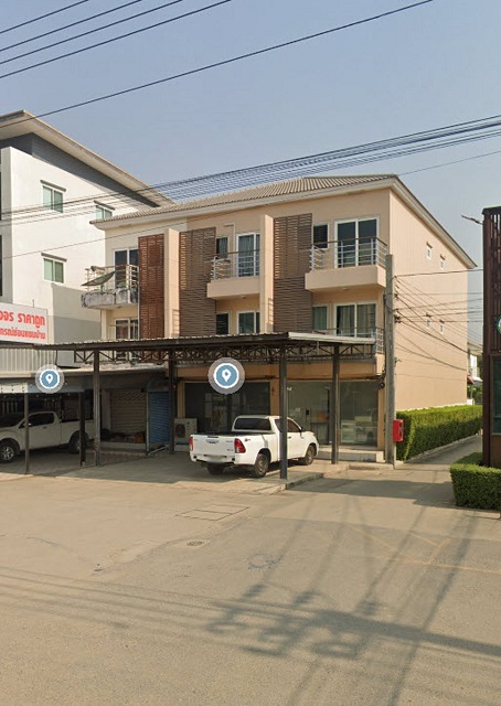 บ้านกล้วย-ไทรน้อย 2.3 กม. ทำเลเยี่ยม  8 น้ำ  MRT คลองบางไผ่ 4.6 กม.ให้เช่าอาคารโชว์รูม 3 ชั้น 2 คูหา 42ตร. วา. 492ตร.ม. 6 นอน