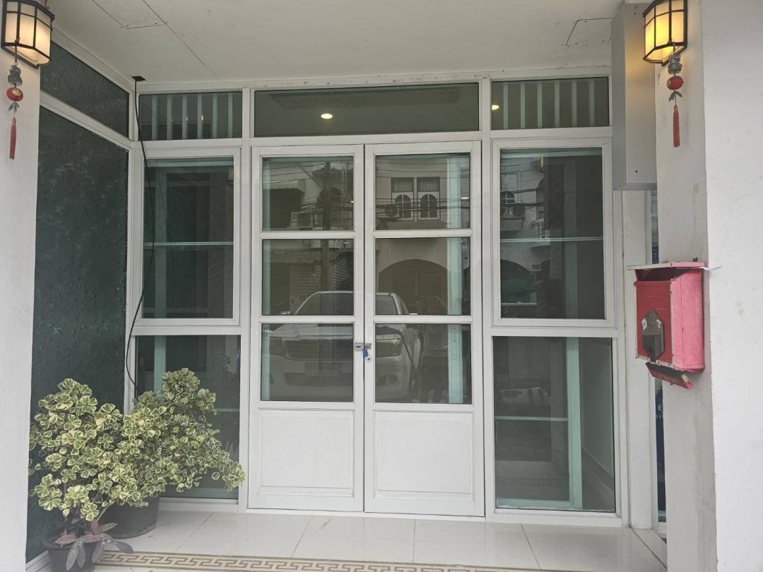 HR 6135 ให้เช่าสำนักงาน รัชดา ใก้ล MRTสุทธิสาร สามารถจดทะเบียนบริษัทหรือร้านค้าได้