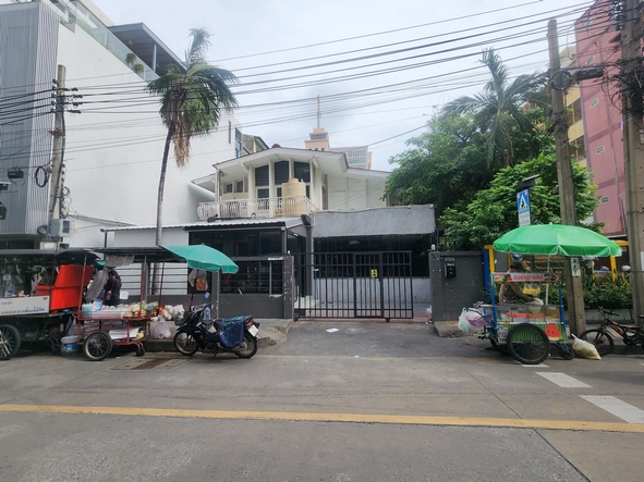 ให้เช่าบ้านเดี่ยว 2 ชั้น 64 ตรว.เข้าซอยพญานาค เพียง 150 เมตร ใกล้ BTS ราชเทวี เหมาะเปิดสำนักงาน ร้านอาหาร โฮสเทล ทำการค้า