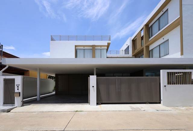 บ้าน ศรีวดี พื้นที่เท่ากับ 0 Rai 1 NGAN 30 SQ.WA 5 BR 9 BATHROOM 38000000 BAHT หรูอยู่สบาย