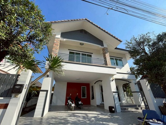 ให้เช่าบ้านสวย ทำเลดี เดินทางง่าย หนองผึ้ง สารภี          