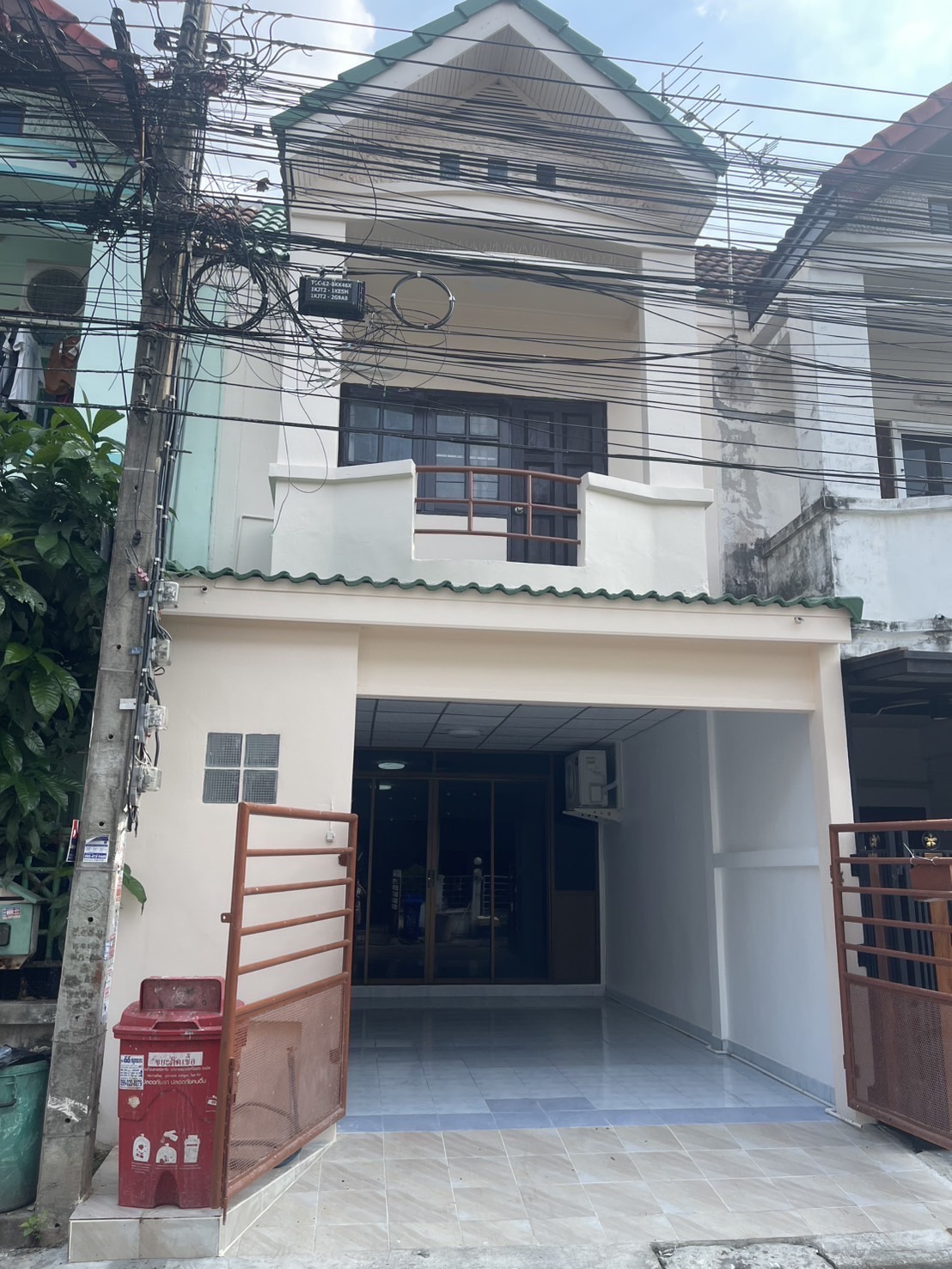 ขายทาวน์เฮ้าส์ 2 ชั้น บ้านเลิศอุบล ซอยพระยาสุเรนทร์44 ถนนรามอินทรา